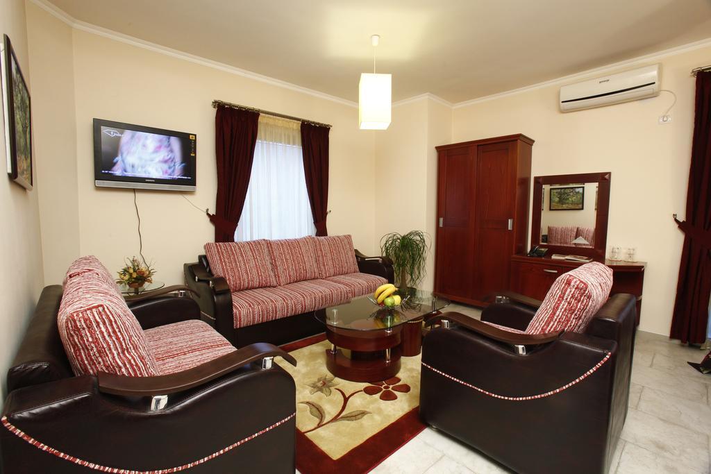 Hotel Luxor Suto Orizari Szoba fotó