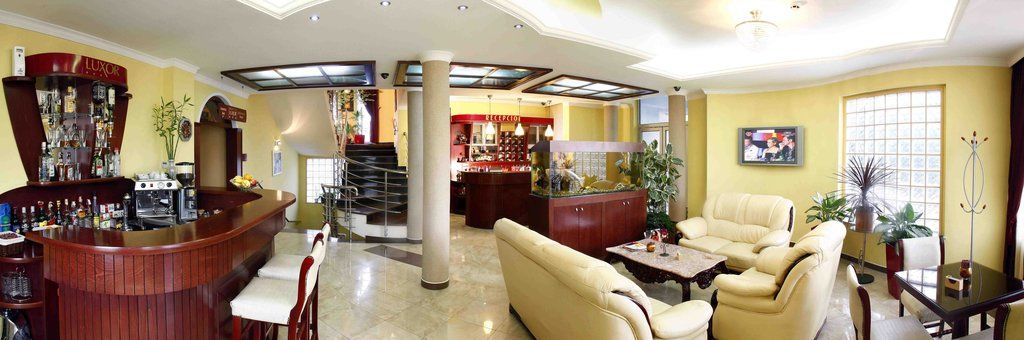 Hotel Luxor Suto Orizari Kültér fotó