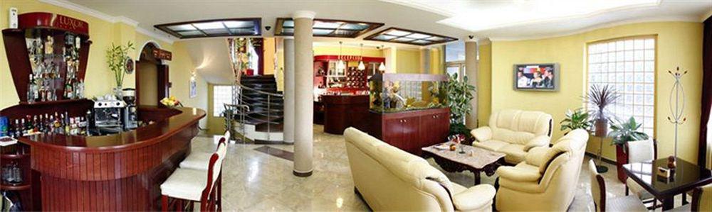 Hotel Luxor Suto Orizari Kültér fotó